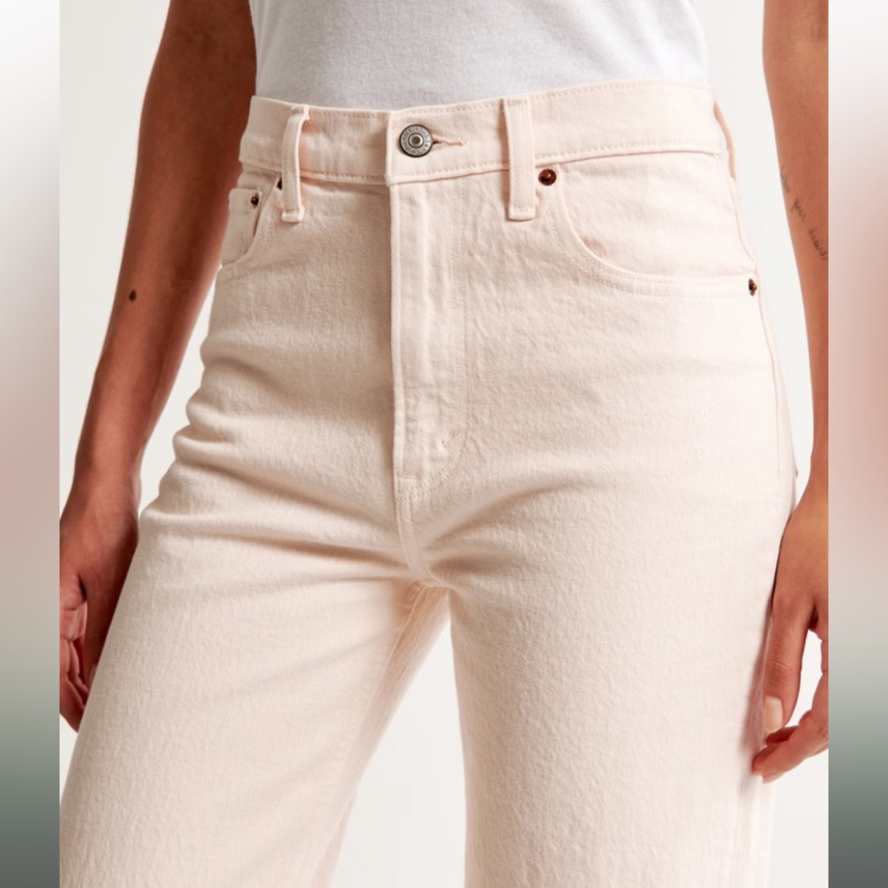 Abercrombie high rise 90’s relaxed jeans, pink size 30